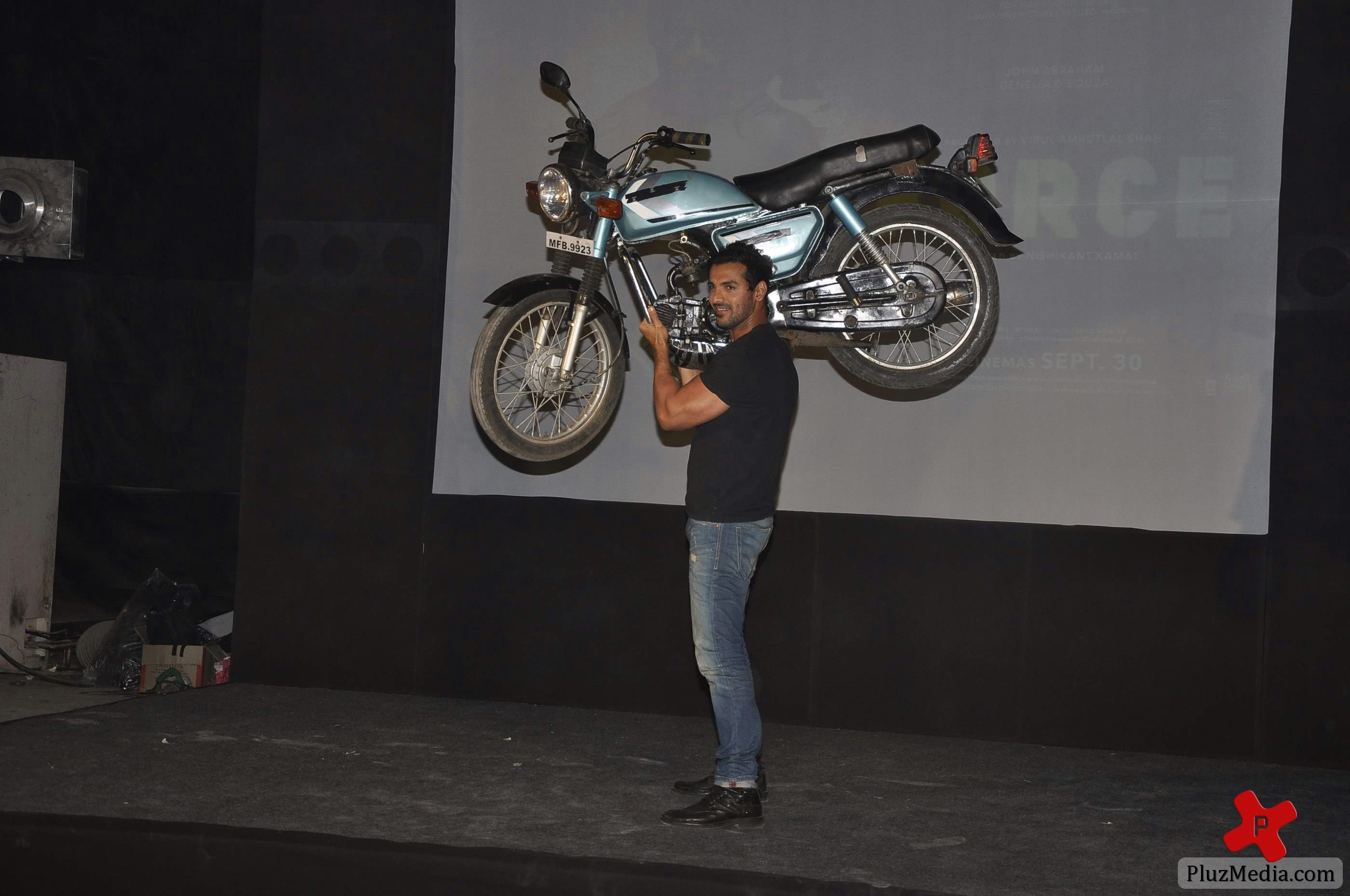 John Abraham lifts a bike at Force promotion pictures | Picture 88844